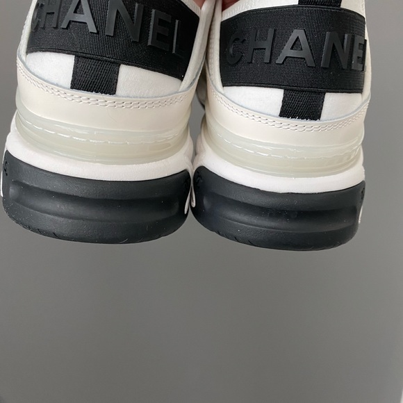 SOLD ON VESTIAIRE CHANEL SNEAKERS - Picture 3 of 12